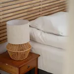 Cosy With Balcony By Renters דירה *