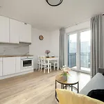דירה Cosy With Balcony By Renters ורוצלב