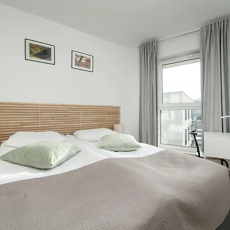 Cosy With Balcony By Renters * ורוצלב