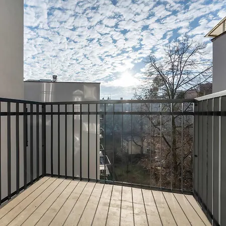 דירה Cosy With Balcony By Renters *
