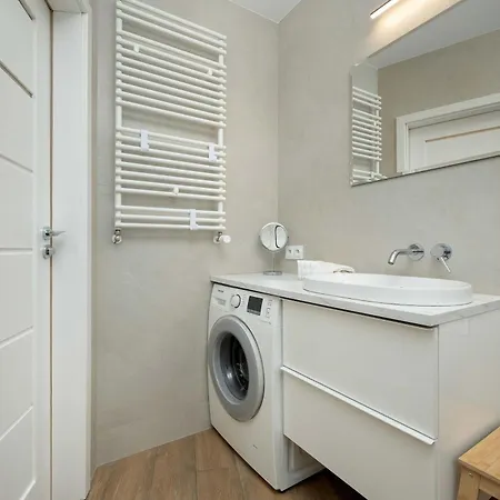 Cosy With Balcony By Renters Apartamento