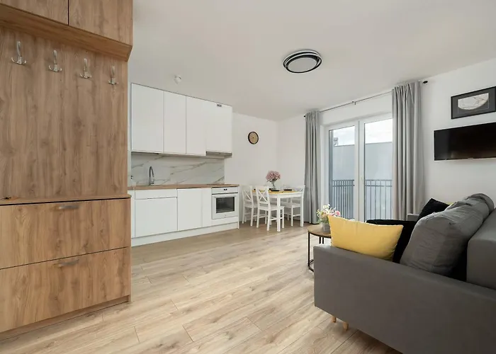 Cosy With Balcony By Renters Apartament *