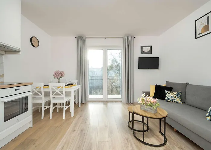 Cosy With Balcony By Renters Apartament *