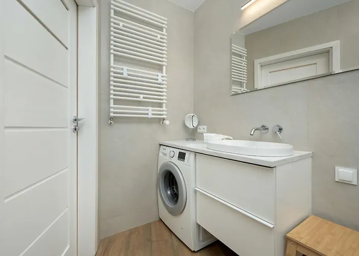 Cosy With Balcony By Renters Διαμέρισμα